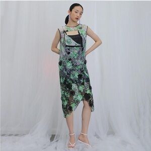 Marigold Shadows Kairy Loose O-Neck Sleeveless Dress green black heart lace